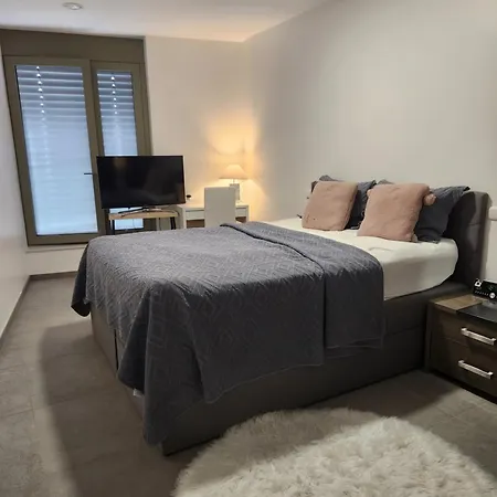 Nike Pallas 2 Beds Apartamento