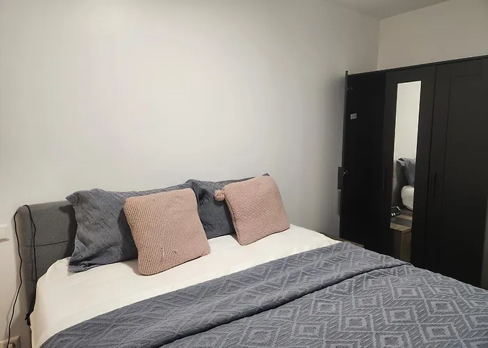 Nike Pallas 2 Beds Apartamento *