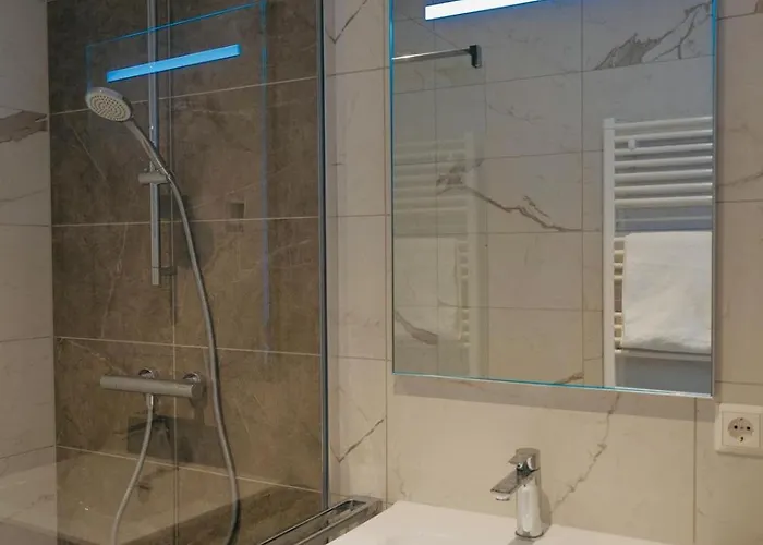 Nike Pallas 2 Beds *