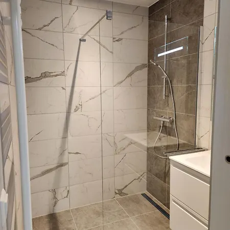 Nike Pallas 2 Beds *