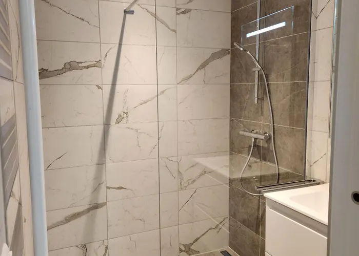 Nike Pallas 2 Beds *